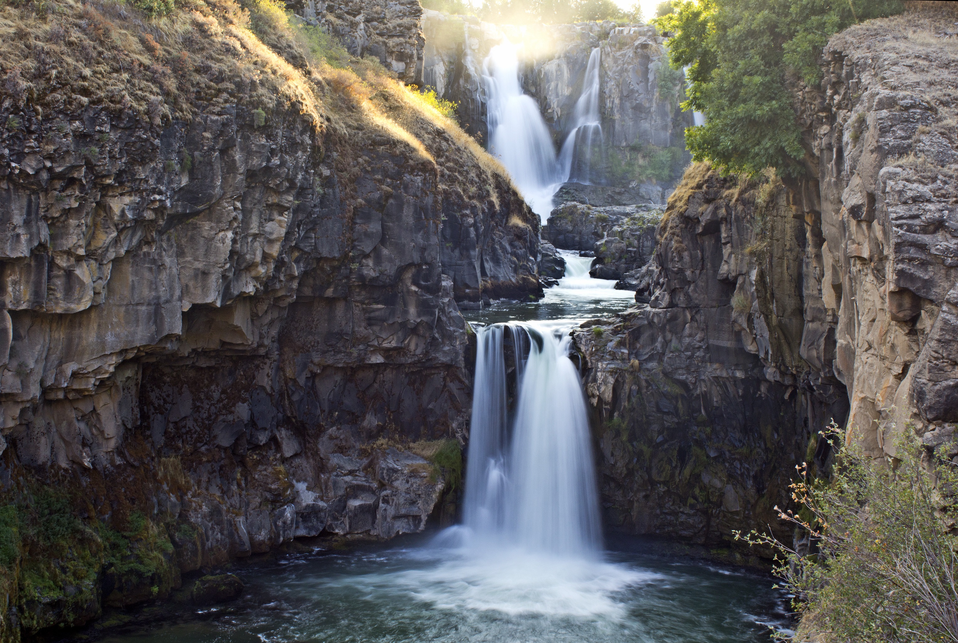 Nature Waterfall Image